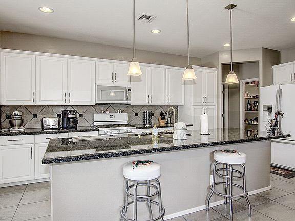 5th image of 7125 W Southgate Ave