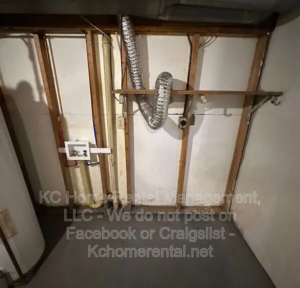 4028 E 123rd Ter #B — Photo 25