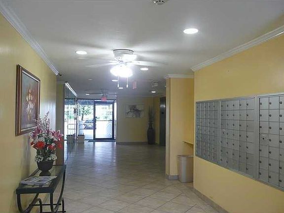 5th image of 17560 Atlantic Blvd APT 204