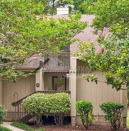 4100 Five Oaks Dr #41-1 — Photo 1