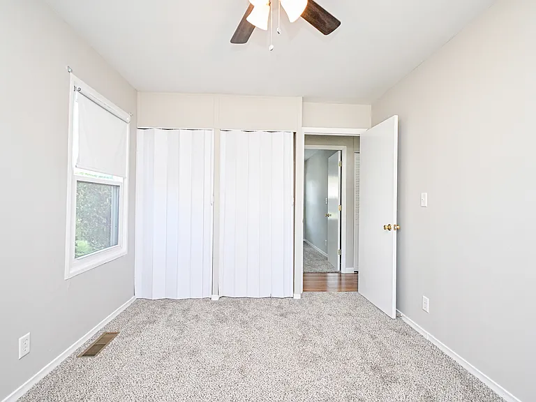 647 Bellaire Ct — Photo 15