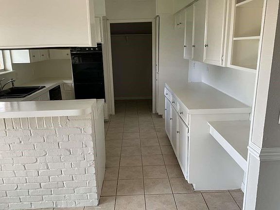 5th image of 405 Oyster Creek Ct
