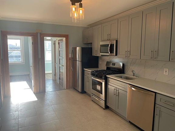 2nd image of 26 King St Floor 2