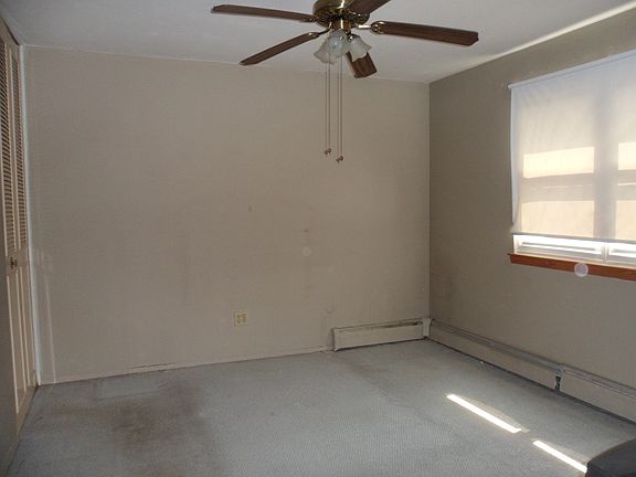 3rd image of 3204 Wilshire Lane