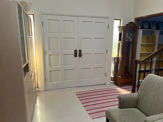 6 bed, 3164 sqft, $9,800 — Photo 3