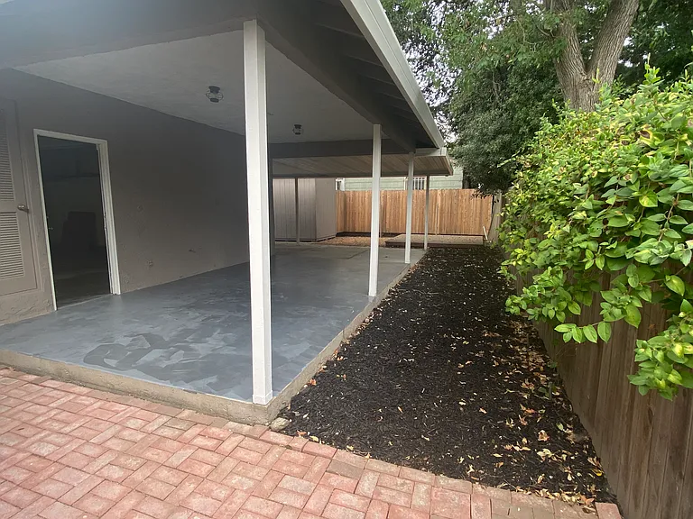 805 Poplar Ave — Photo 13