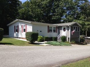 512 Morning Spring Dr, Flat Rock, NC 28731