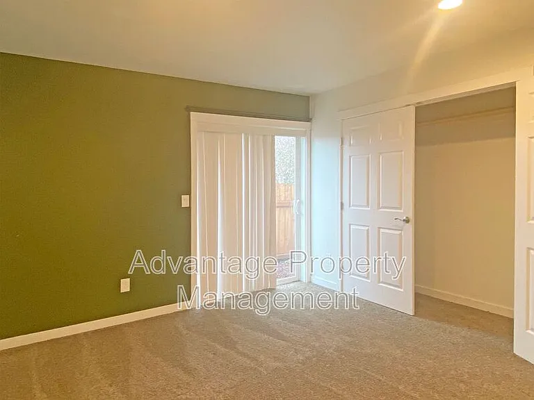 1711 S 9th St — Photo 10