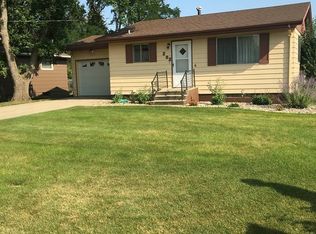 202 Wilmot Ave, Ipswich, SD 57451