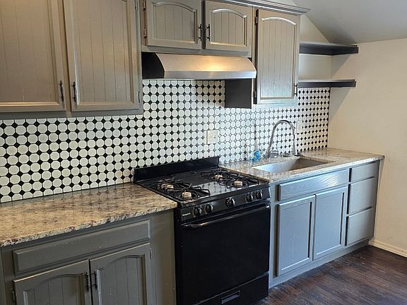 3rd image of 2714 E Newton Pl