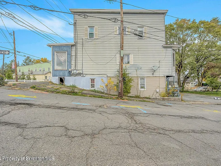 1200 Main St — Photo 10