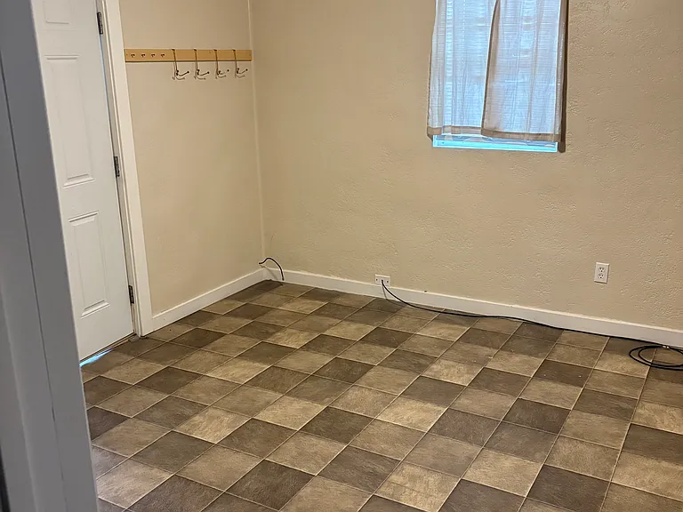 109 F St #6 — Photo 5