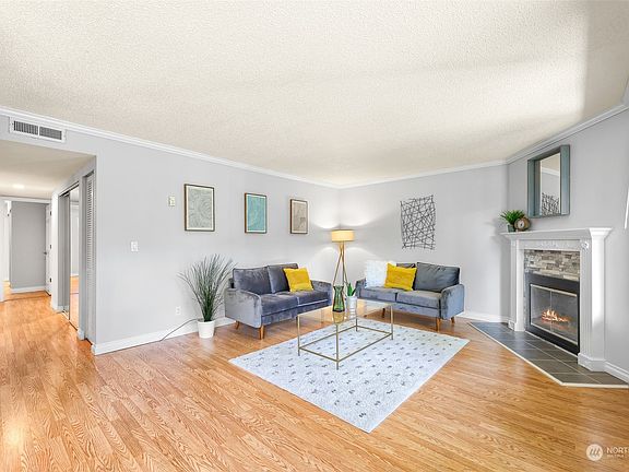 4th image of 16200 NE 12th Court #C40