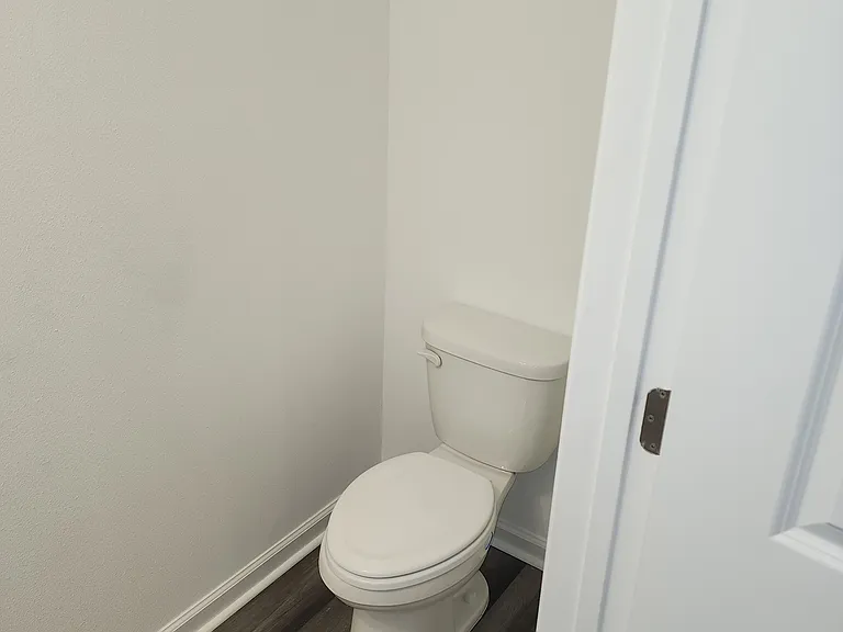 11805 Sylvia St — Photo 13