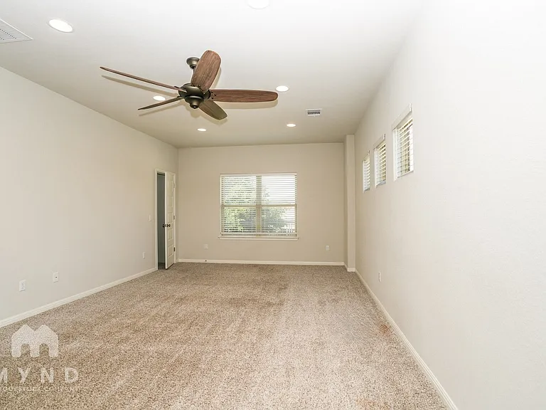 708 Hays Hill Dr — Photo 9