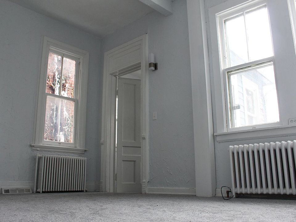 1st image of 73 Richmond Ave APT 1