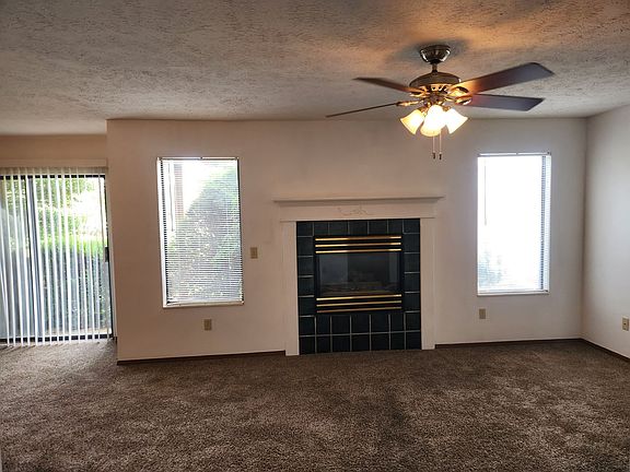 3rd image of 1611-1627 W Woodland St #1627B
