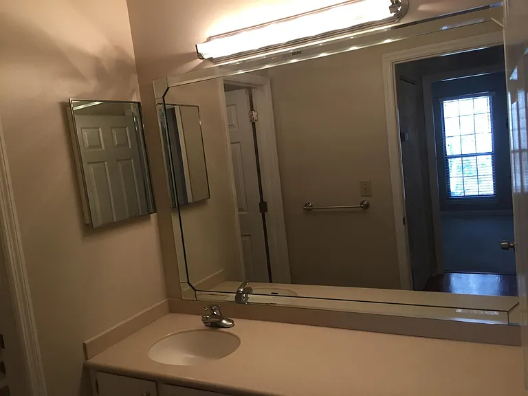536 Granville Ct — Photo 11