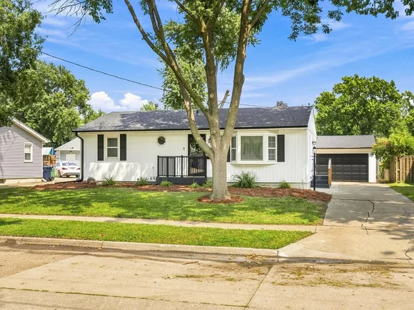 4213 68th St, Urbandale, IA 50322
