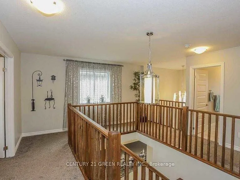 1221 Gough Rd #UPPER LEVEL — Photo 9