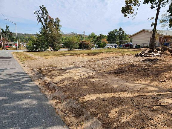 5th image of 2203 Coors Dr
