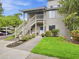 1932 Lake Isle Dr, Eugene, OR 97401