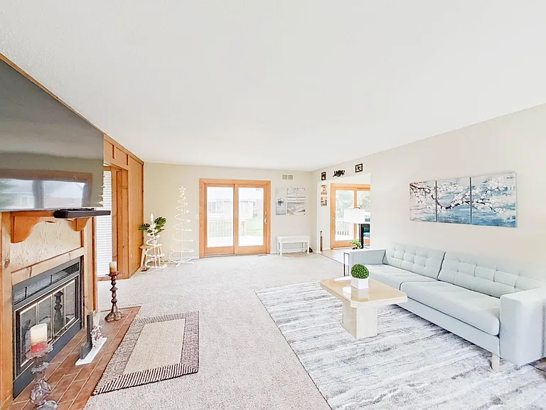 1477 Fairfax Dr — Photo 10