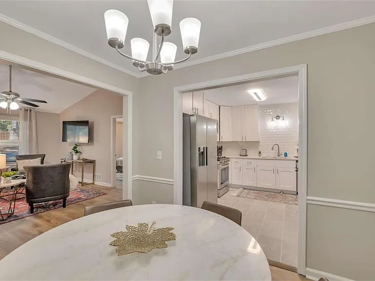 165 Bentley Pkwy — Photo 10