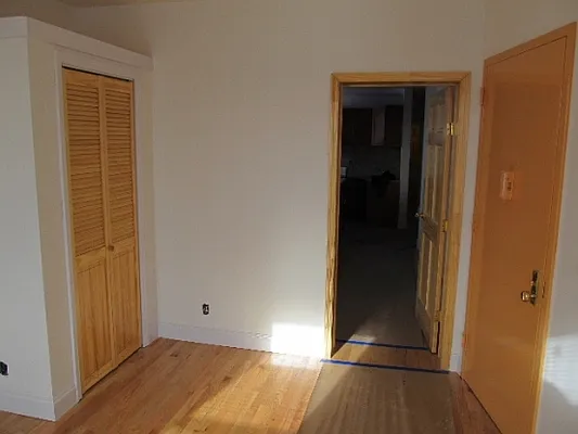 Rented by FlatFinders Realty | media 2