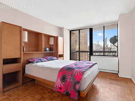 3rd image of 130 W 79th St APT 8B