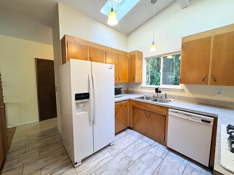 405 156th Pl NE — Photo 7