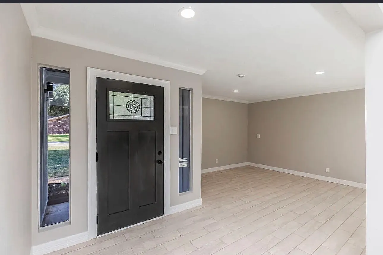 3 bed, 2.5 bath, 2704 sqft, $2,500 — Photo 4