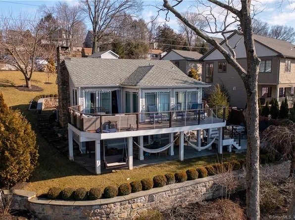 42 South Lake Shore Drive, Brookfield, CT 06804