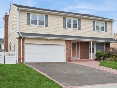 52 Halyard Road, Valley Stream, NY, 11581