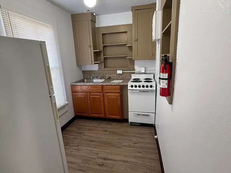 8 Orange Cir — Photo 5