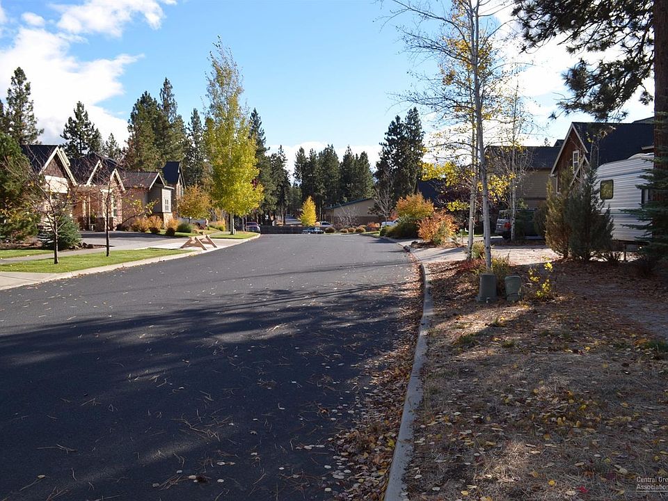 2nd image of 60833 Yellow Leaf St