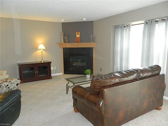 4th image of 934 Lydian Cir