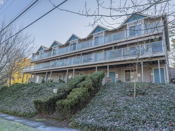 2764 E McLoughlin Blvd, Vancouver, WA 98661