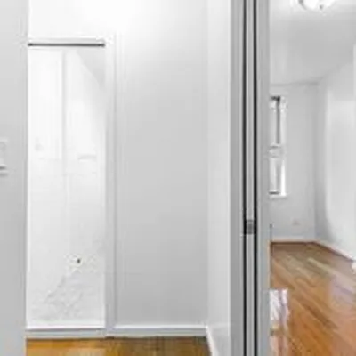 Rented by Bond New York | media 24