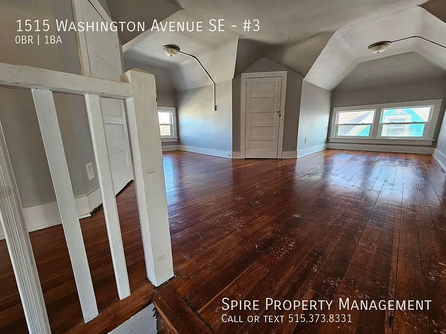 Super nice studio loft, water paid, secure entry — Photo 1