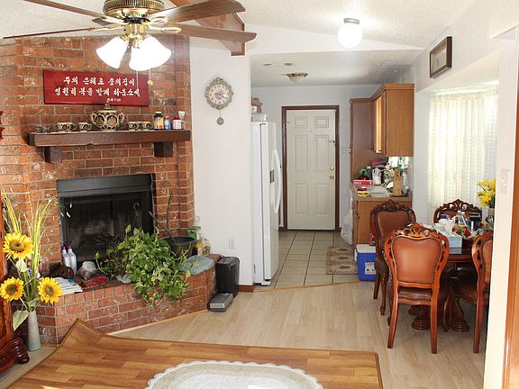 3rd image of 2602 Silverhill Dr