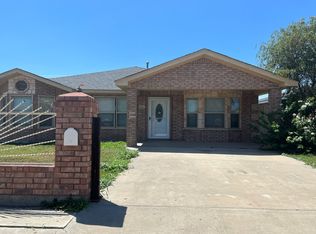 1413 N Apache St, Amarillo, TX 79107