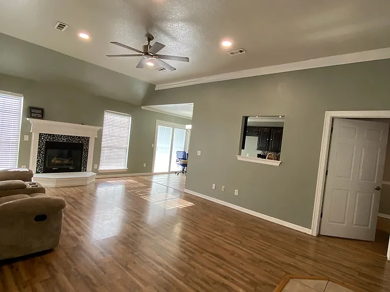 610 Topaz St — Photo 6