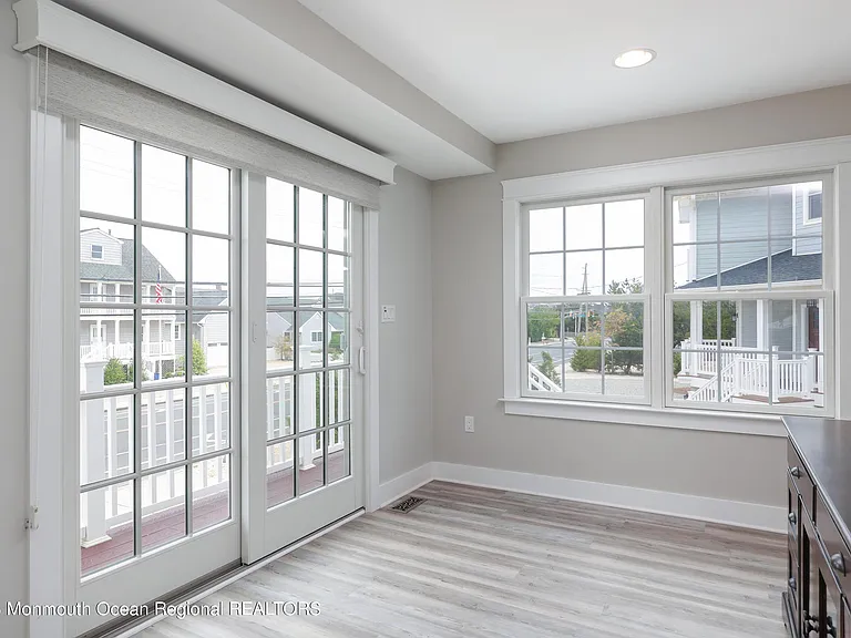 912 Ocean Ave — Photo 14