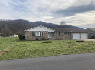 111 Mary Lincoln Pl, Elizabethton, TN 37643