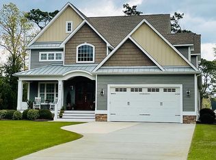 211 Ravenswood Rd, Hampstead, NC 28443