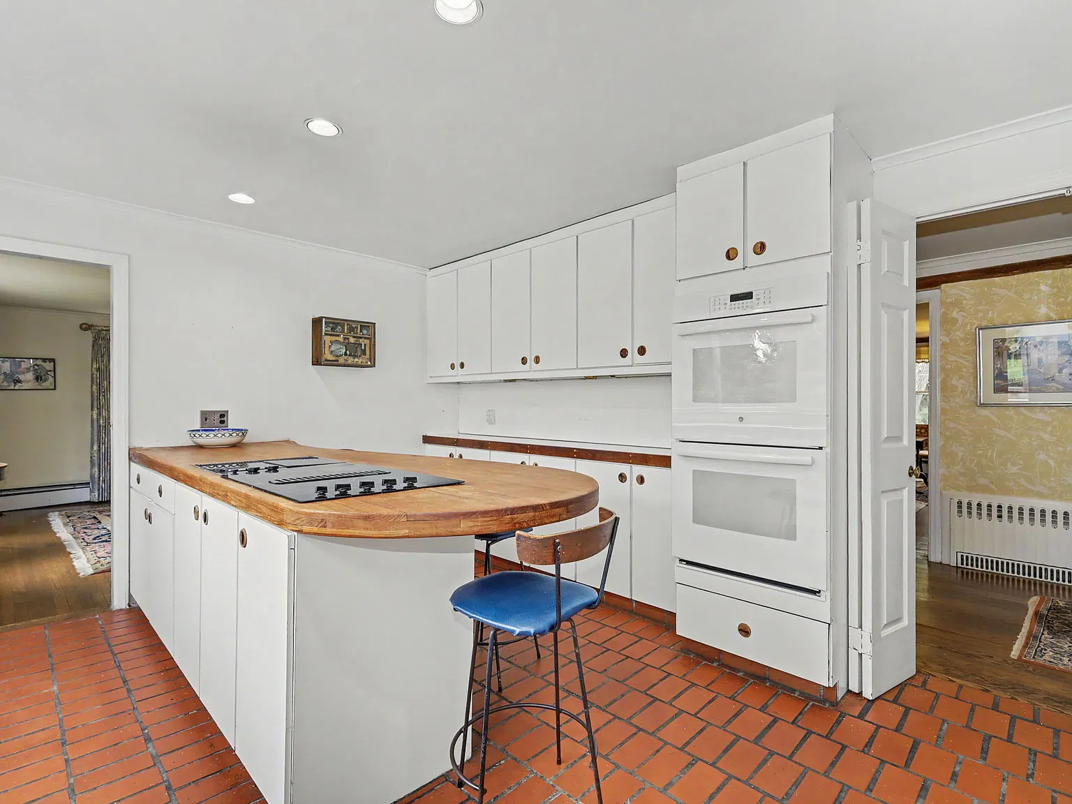 4 bed, 3.5 bath, 3360 sqft, $10,500 — Photo 4