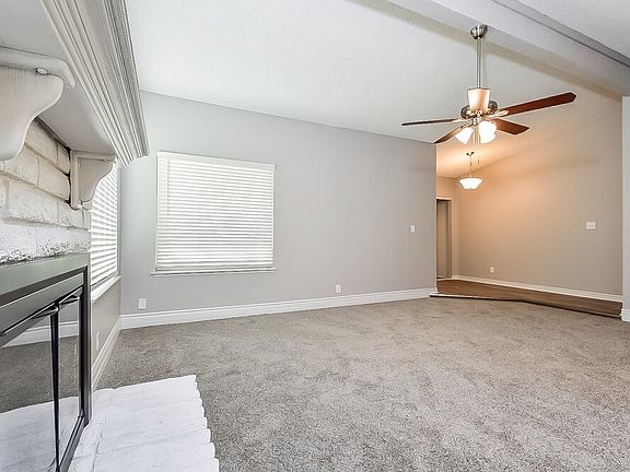 5th image of 1404 Lucaccini Ln