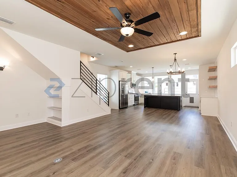 1402 Landon Hills Dr — Photo 8