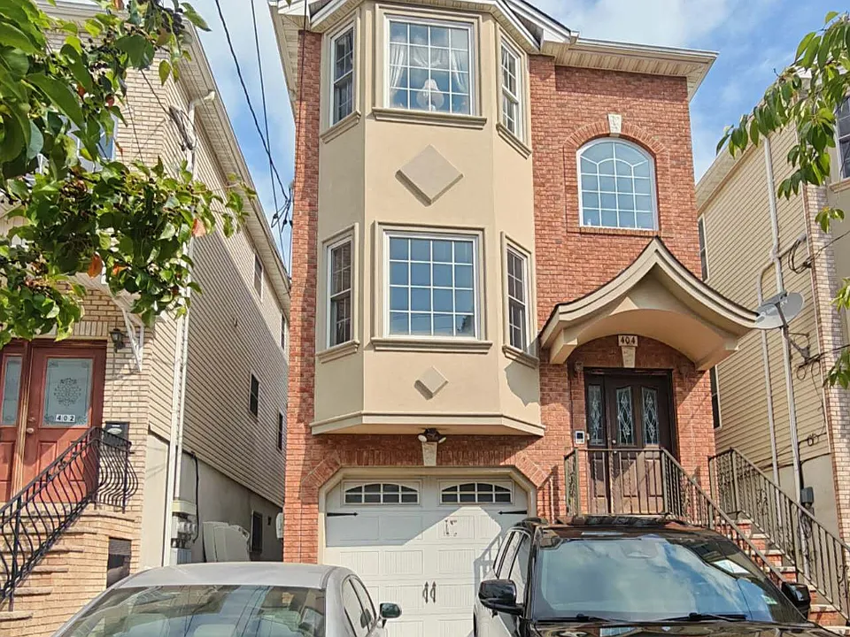 404 Cross St #2